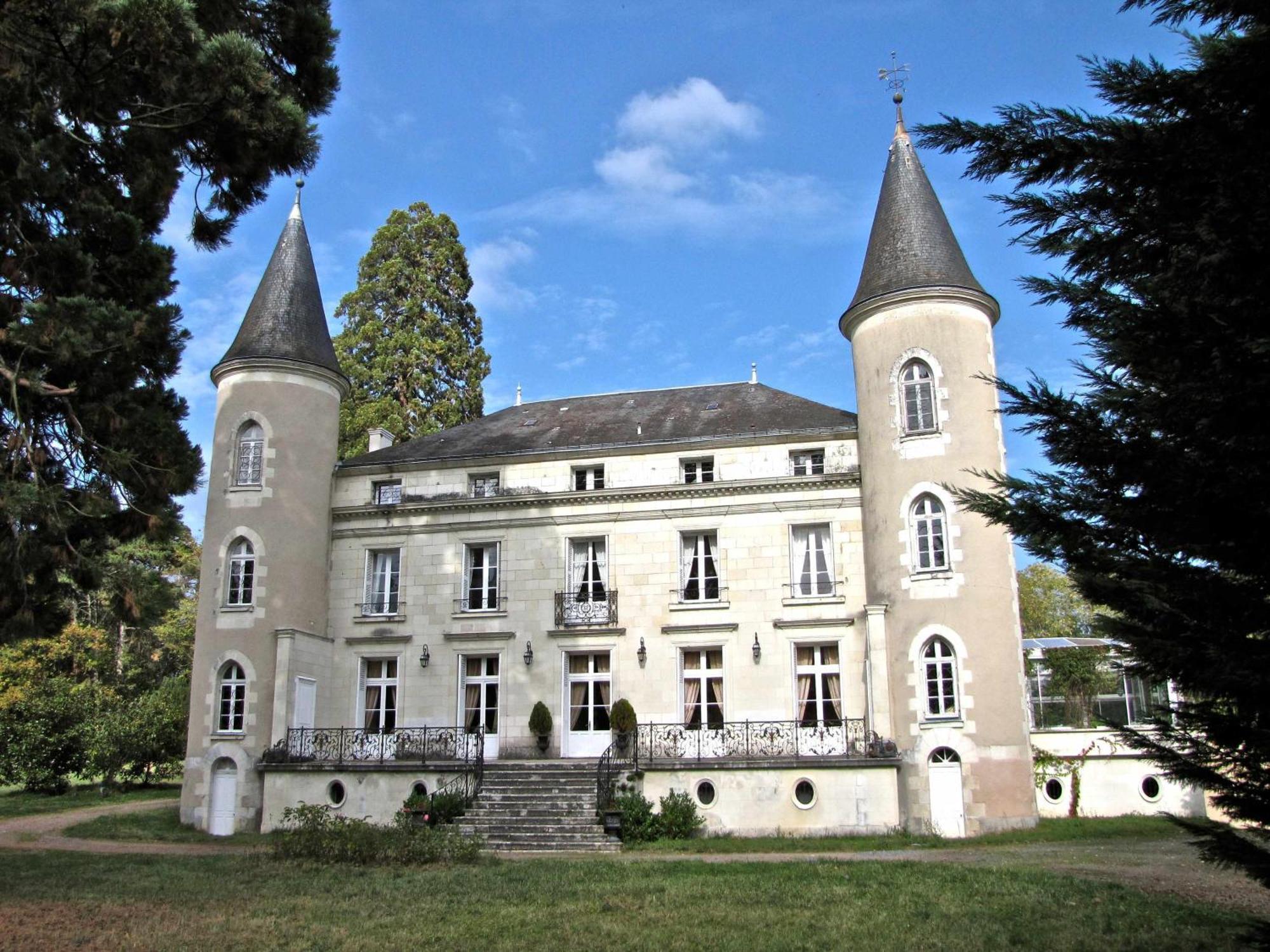 Bed and Breakfast Chateau Les Vallees Tournon-Saint-Pierre Exteriér fotografie